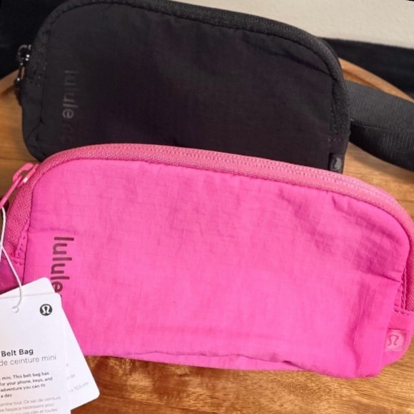 Lululemon Bundle of TWO Mini .7L Belt Bags | Sonic Pink & Black - Picture 3 of 15